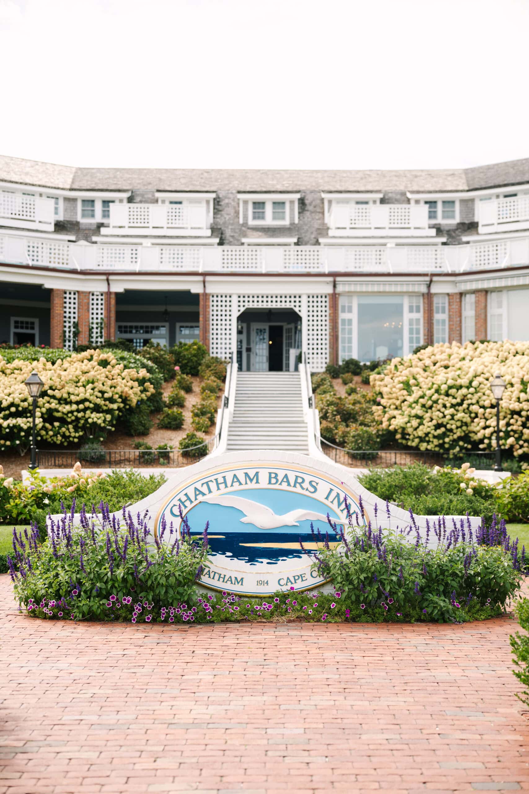 the front sign at chatham bars inn luxury cape cod hotel